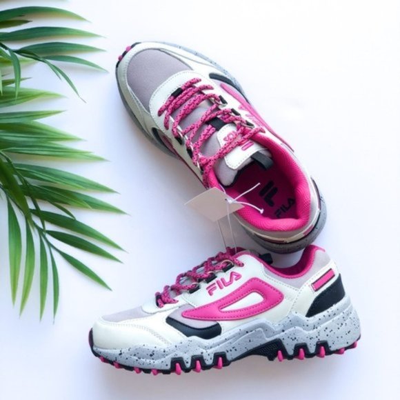 NEW FILA | Reminder Trail Sneakers - Picture 1 of 6